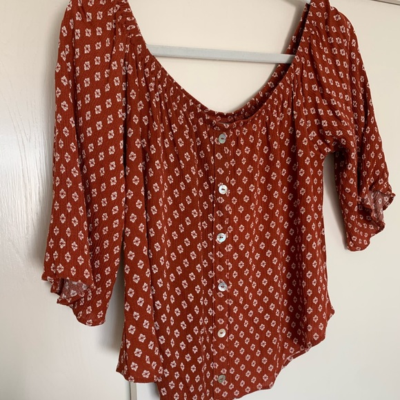 Lucy Love off the shoulder top - Picture 1 of 3